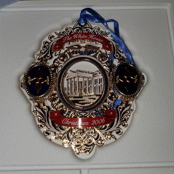 5 for $20 | NIB 2006 Tiffany Glass In The White House Christmas Ornament - Picture 6 of 10